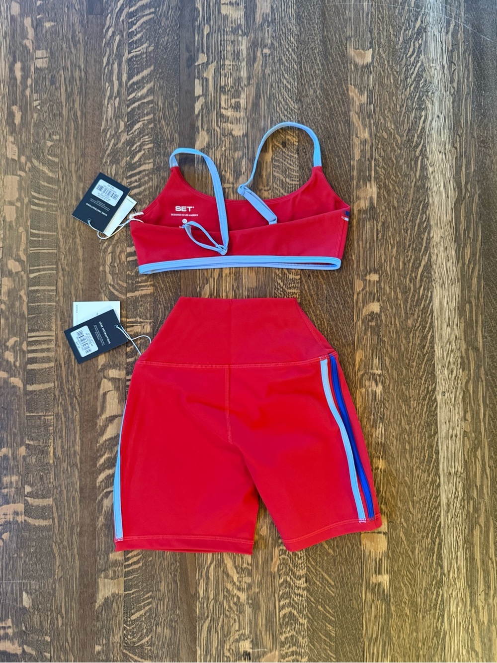 SET Active Bra and Shorts in Vespa- size xs - Picture 4 of 4